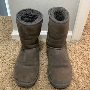 Women’s gray short UGG boots size 8